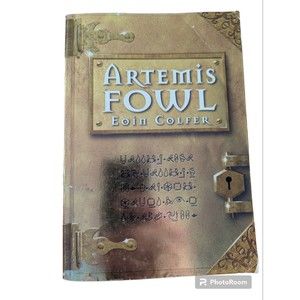 Artemis Fowl 2001 SC Eoin Colfer Fantasy 12 yr Old Genius Millionaire Criminal